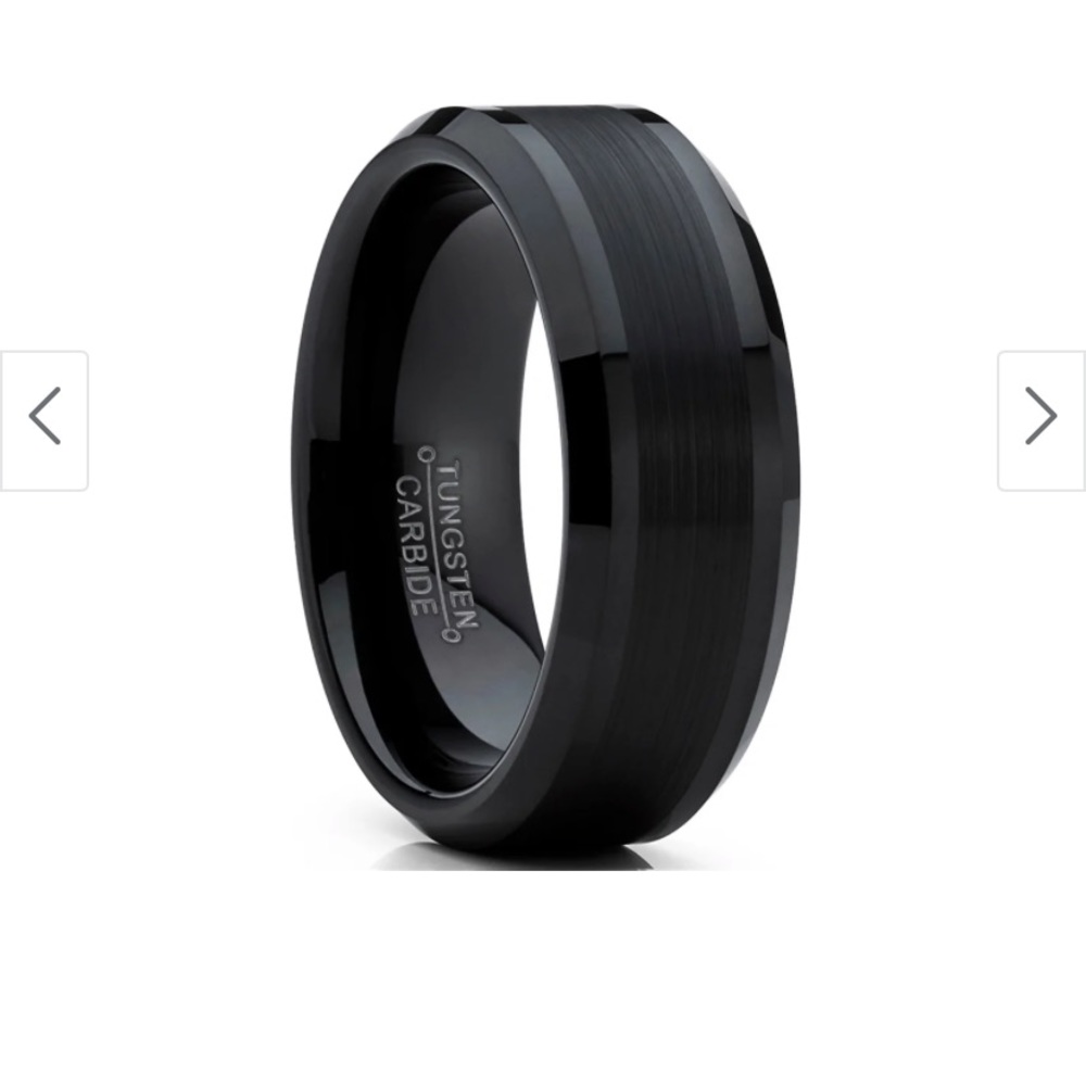 Tungsten Carbide Men’s Brushed Center Wedding Band